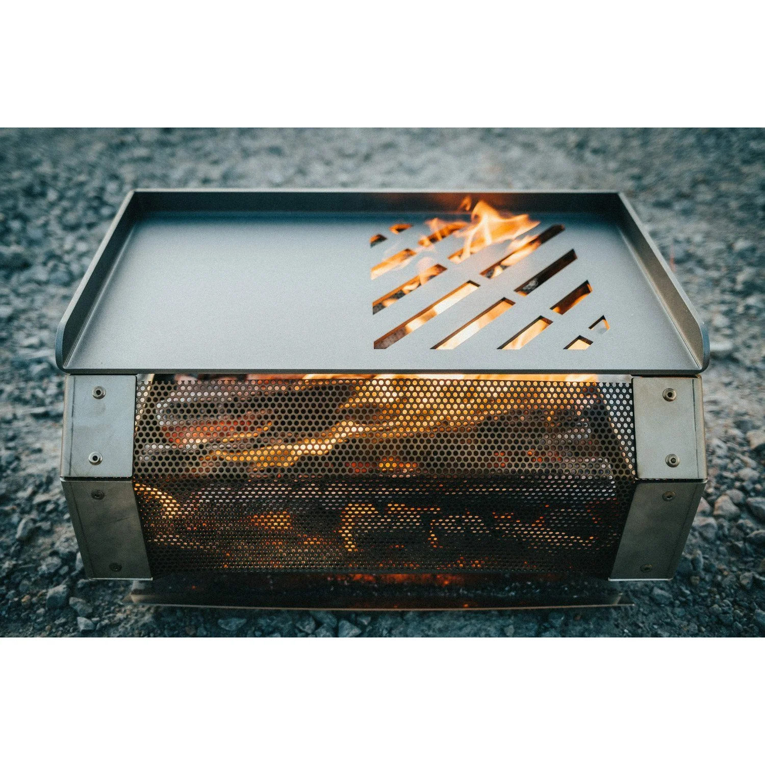 Pyro Camp Fire Pit + Grill Kit - Image 9